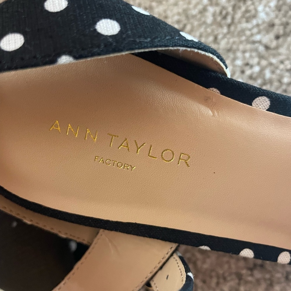 NWOT Ann Taylor Polka Dot Heels - Picture 2 of 3